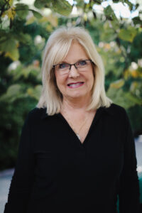 Headshot of Cindy Wiles